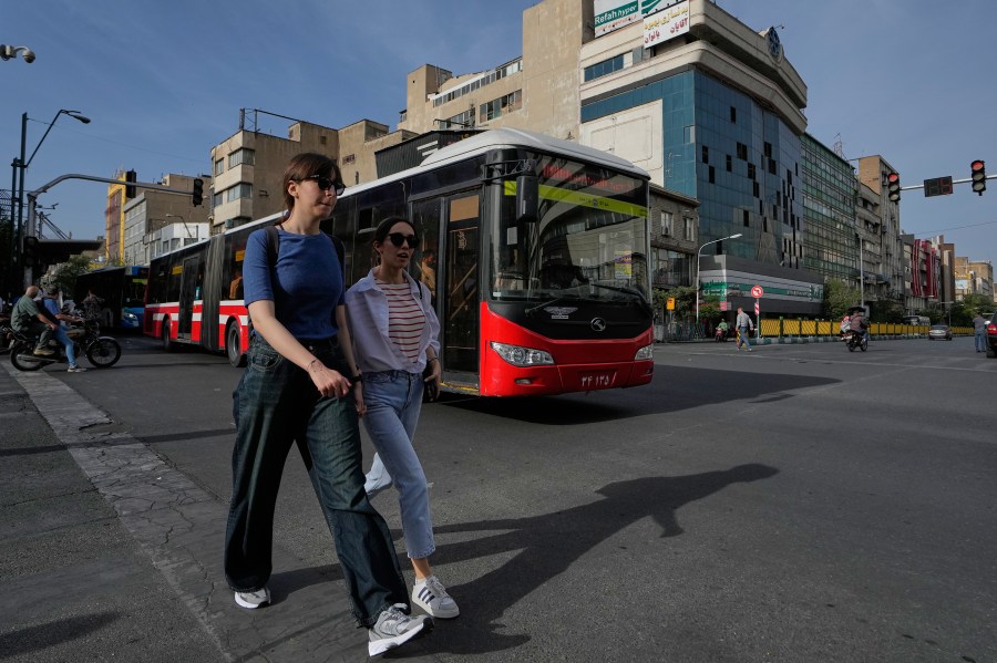 us-and-iranian-negotiators-reach-tentative-deal-to-extend-ceasefire-and-start-new-nuclear-talks