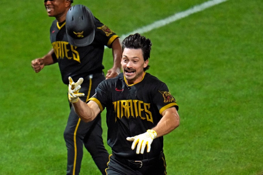 reynolds-hits-walk-off-homer-to-lift-pirates-past-twins