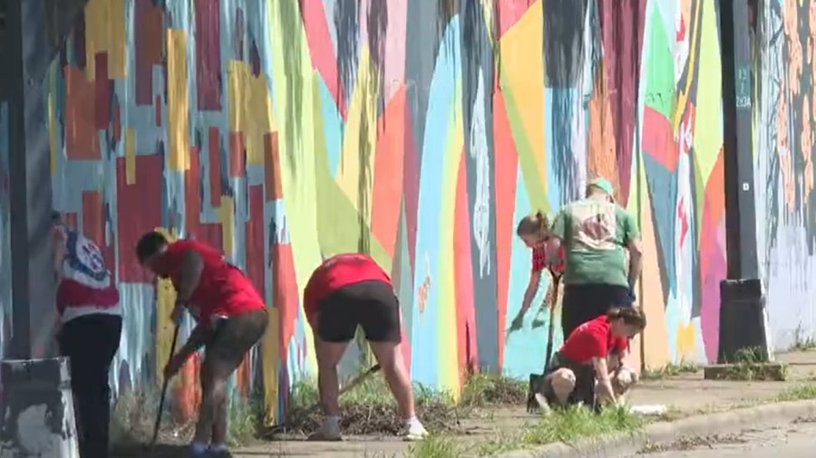 people-across-the-valley-join-for-annual-beautification-event