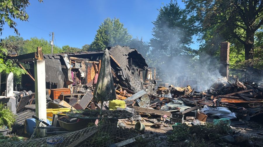 crews-battle-house-fire-in-ellsworth