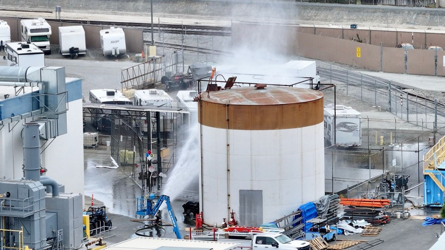 dangerous-chemical-plant-disasters-spotlight-trump’s-deregulatory-efforts