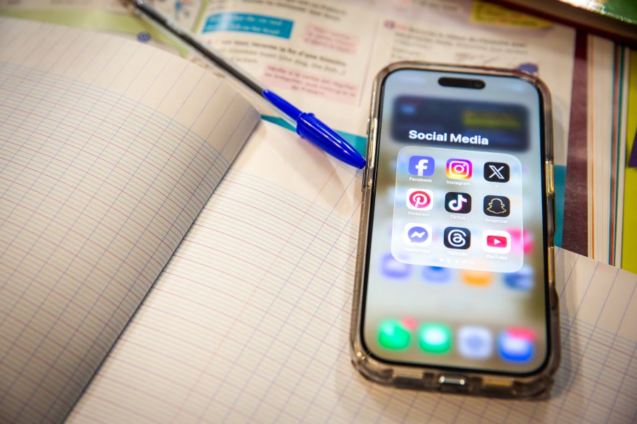pennsylvania-house-passes-school-cellphone-ban