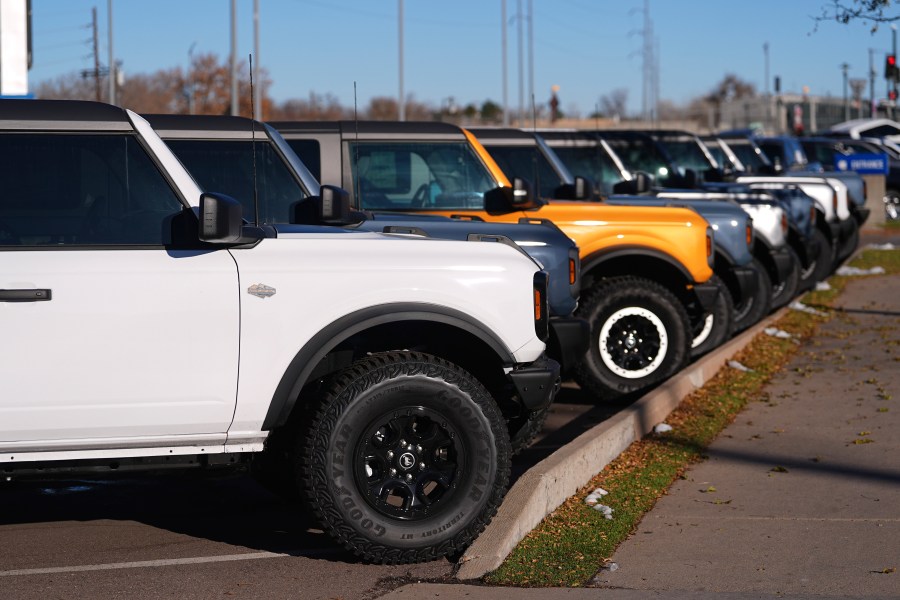 ford-recalls-broncos-over-cracking-rooftops