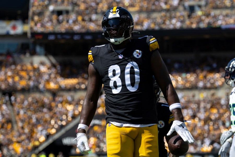 report:-steelers-agree-to-new-deal-with-massive-tight-end