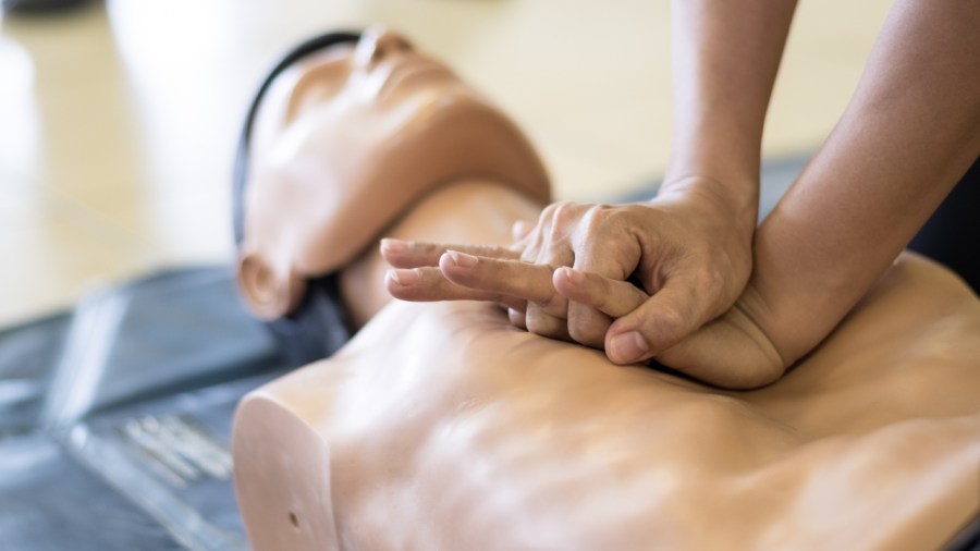 doctor-with-cleveland-clinic-shares-tips-for-cpr