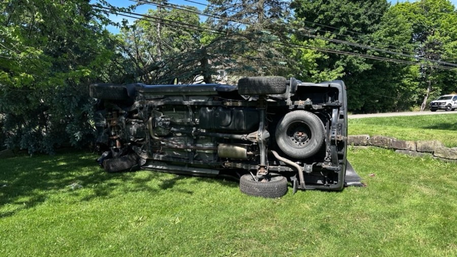 rollover-crash-near-springfield-high-school-damages-pole
