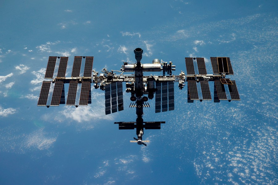 astronauts-briefly-moved-to-‘safe-haven’-over-iss-leak
