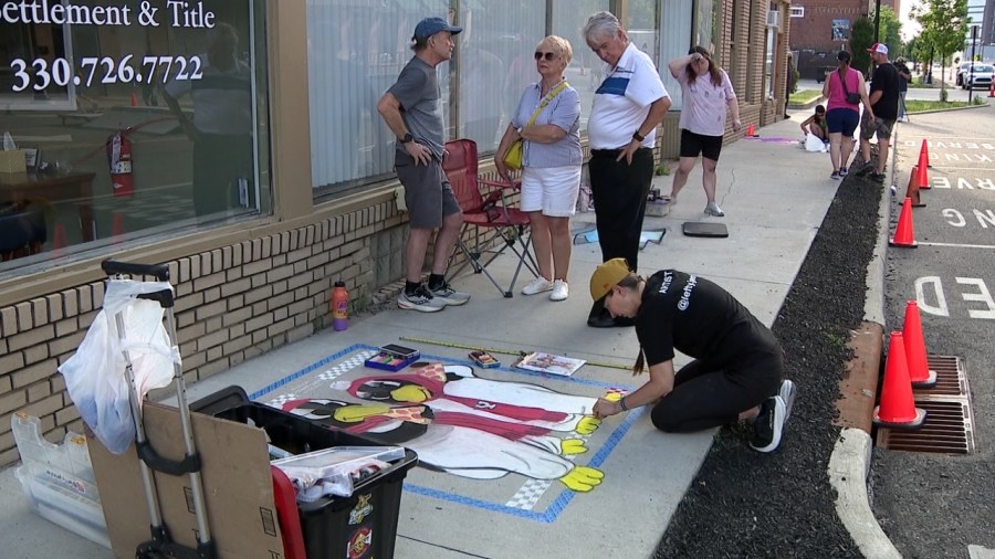 artists-fill-downtown-with-color-in-chalk-the-walk
