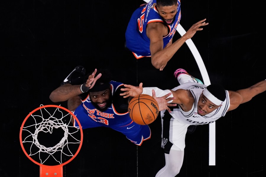 knicks-beat-spurs-105-104-for-2-0-lead-in-nba-finals