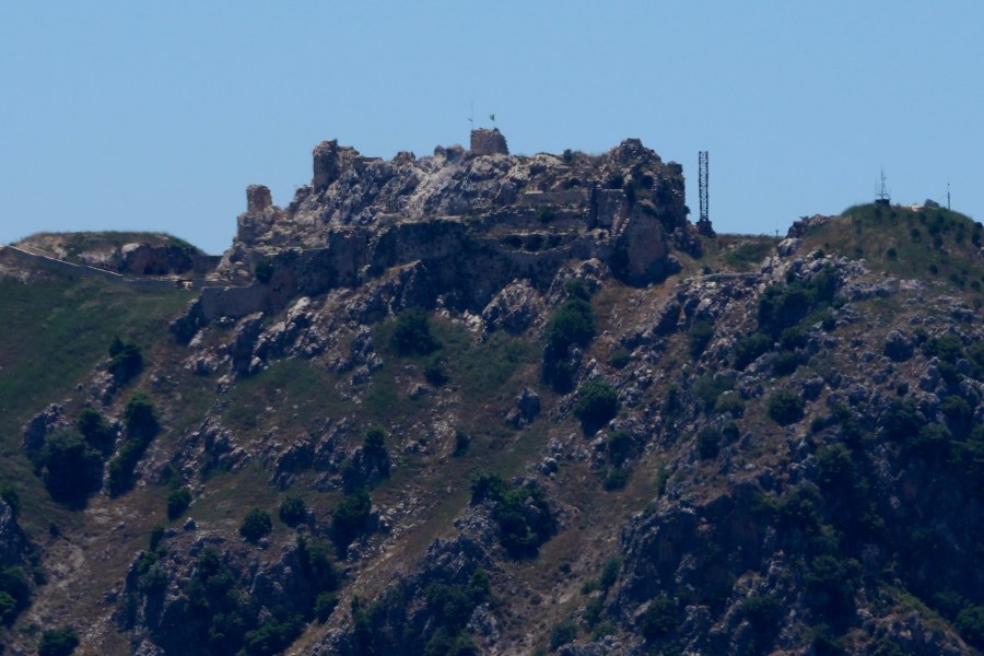 an-israeli-airstrike-on-southern-lebanon-kills-lebanese-troops-days-after-ceasefire