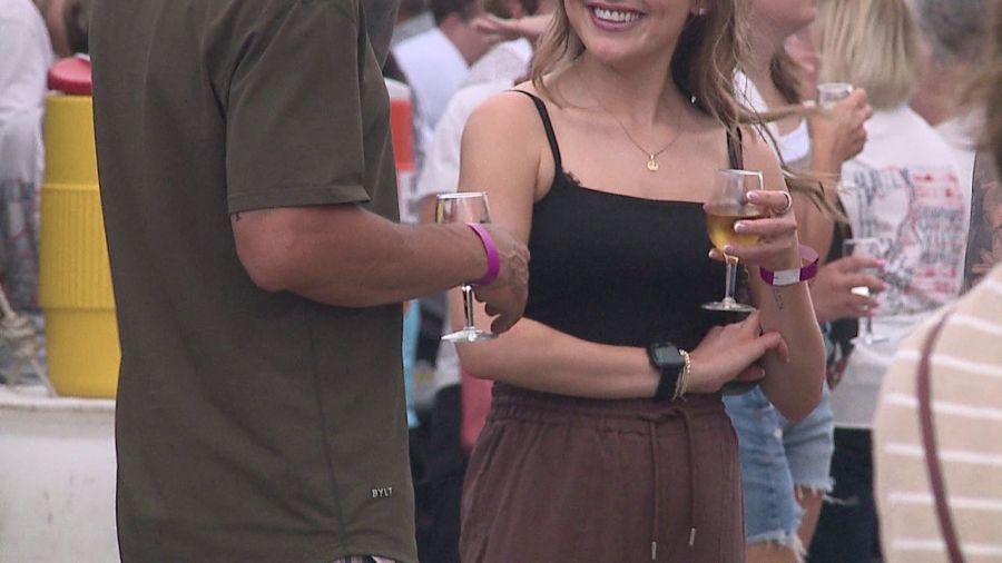 festival-brings-wine-enthusiasts-to-columbiana