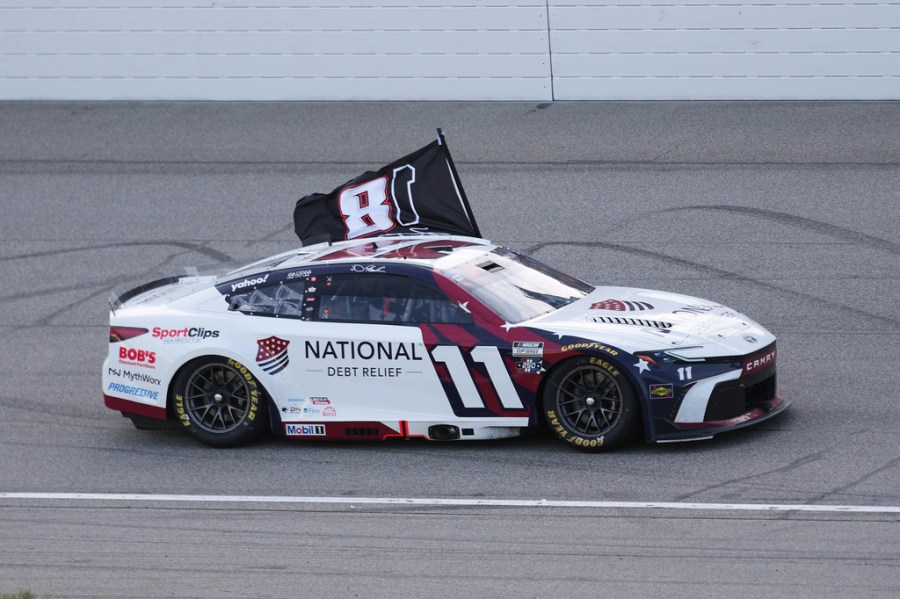 hamlin-dedicates-nascar-victory-at-michigan-to-kyle-busch-after-tying-him-on-career-win-list