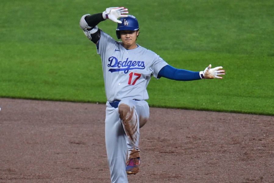 10-run-7th-inning-lifts-dodgers-past-the-pirates-12-3