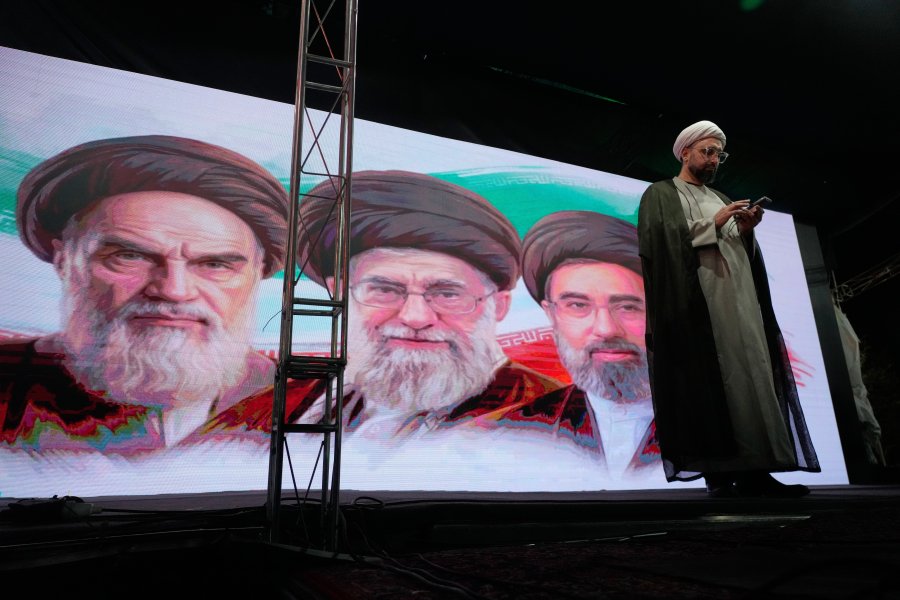 us-military-says-it’s-striking-‘multiple-targets’-in-iran-in-second-day-of-renewed-fire