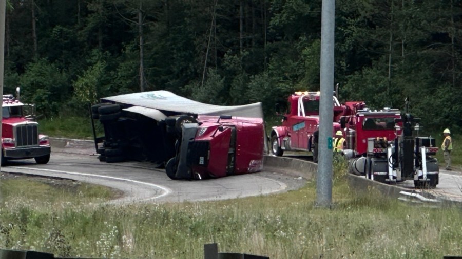 semi-rollover-closes-i-680-exit-ramp