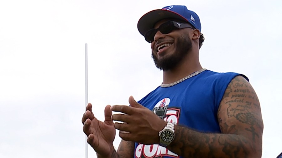 local-nfl-star-returns-for-annual-youth-camp