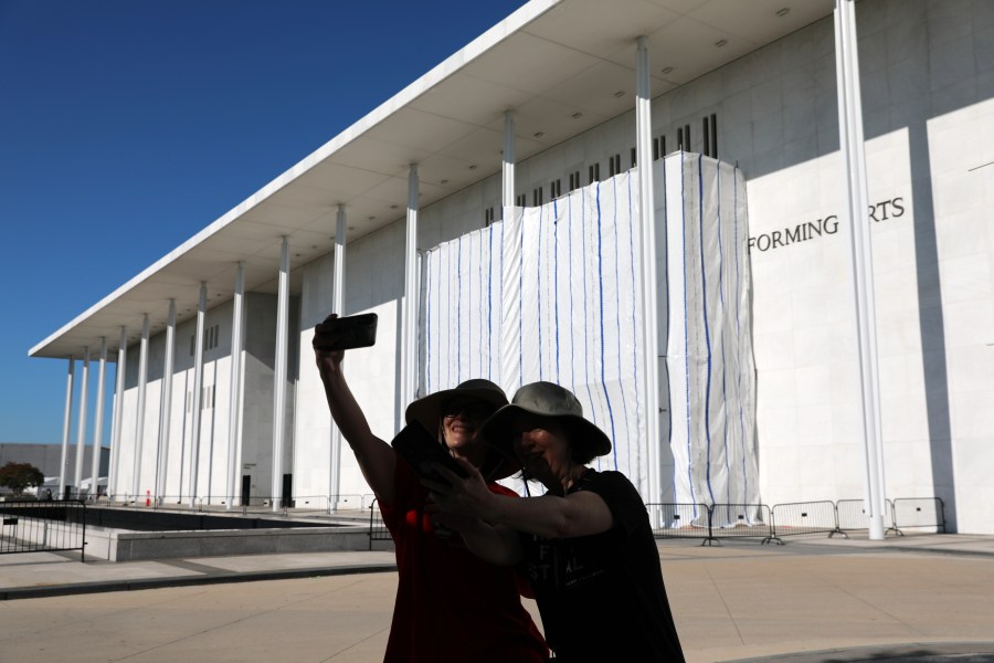 trump’s-name-is-gone-from-the-kennedy-center’s-facade-after-court-rulings