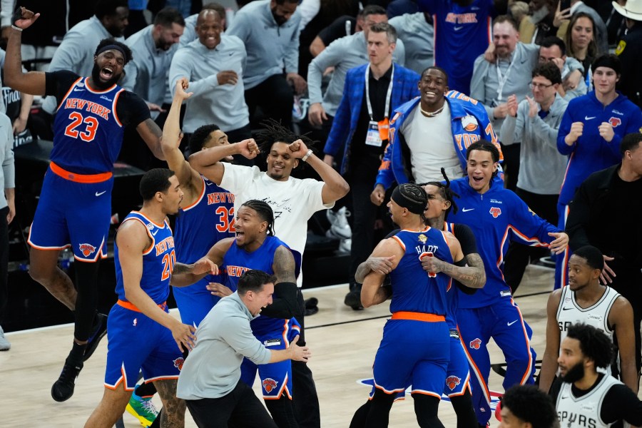 knicks-win-1st-title-in-53-years-with-brunson’s-45-points
