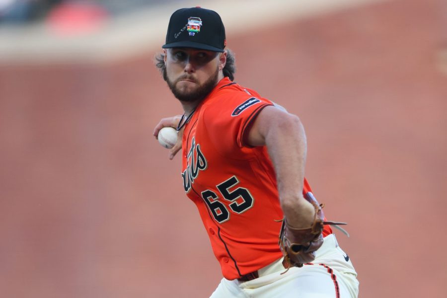 giants’-pride-night-marred-by-player-protest,-bible-verse-inscriptions