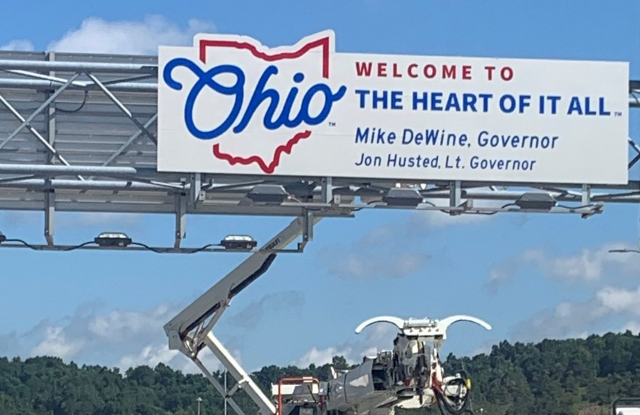 ohio-bill-would-ban-use-of-politicians’-names,-images-on-publicly-funded-signage