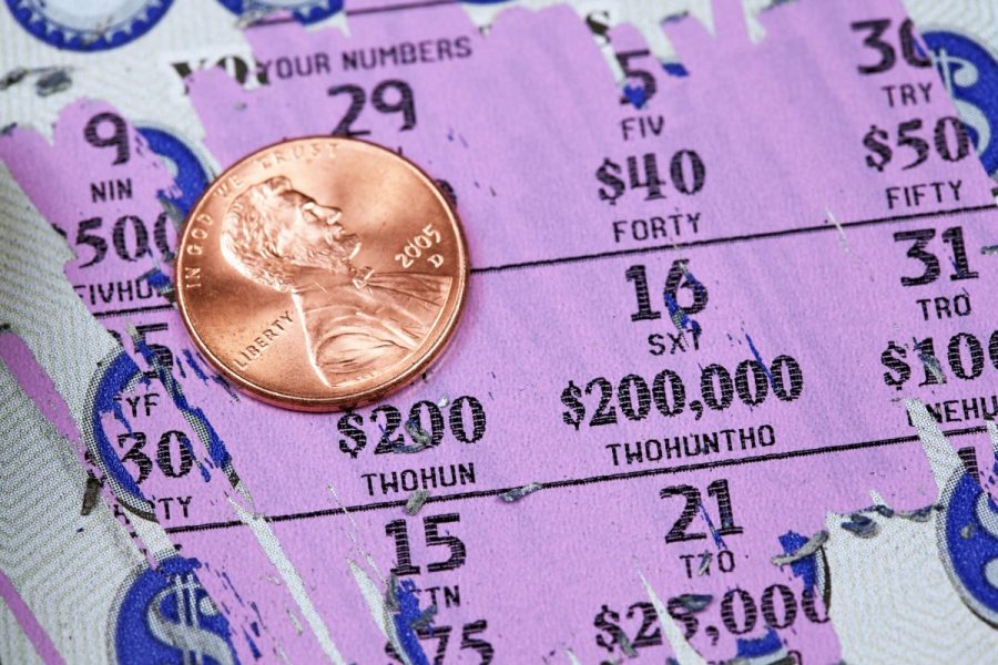 ohio-man-dumpster-dives-for-scratch-off-ticket,-then-wins-big