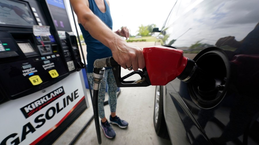 us-gas-prices-fall-below-$4-for-1st-time-since-march,-but-still-25%-higher-than-last-year