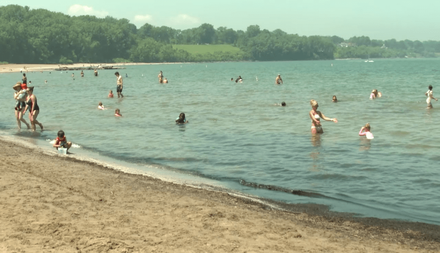 e.-coli-levels-prompt-advisory-for-edgewater,-villa-angela-beaches-in-cleveland