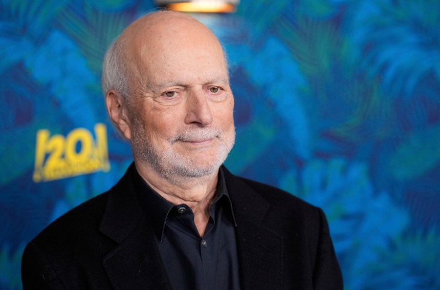james-burrows,-director-of-classic-tv-comedies-including-‘cheers’-and-‘friends,’-dies-at-85