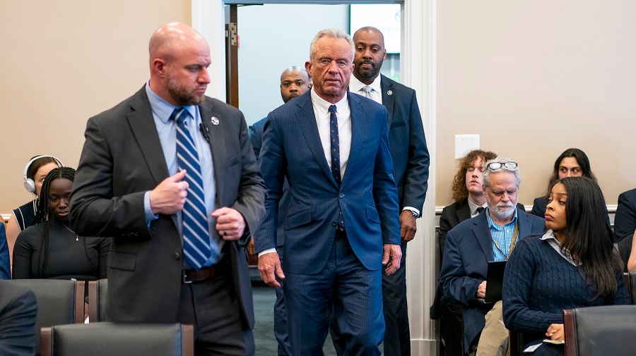 white-house-puts-rfk-jr.-on-road-ahead-of-crucial-midterms