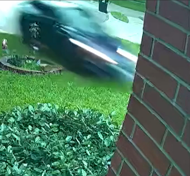 woman,-76,-killed-after-tesla-crashes-into-home:-texas-sheriff