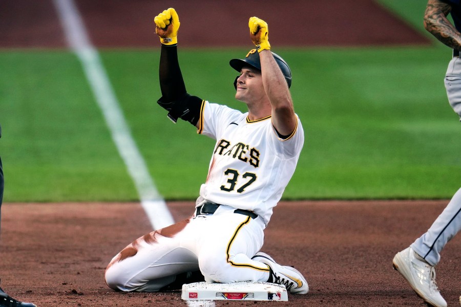 pirates-rout-al-west-leading-mariners-11-1