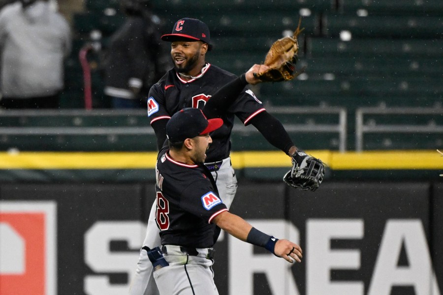 guardians-beat-white-sox-4-3-in-10-innings-to-avoid-sweep