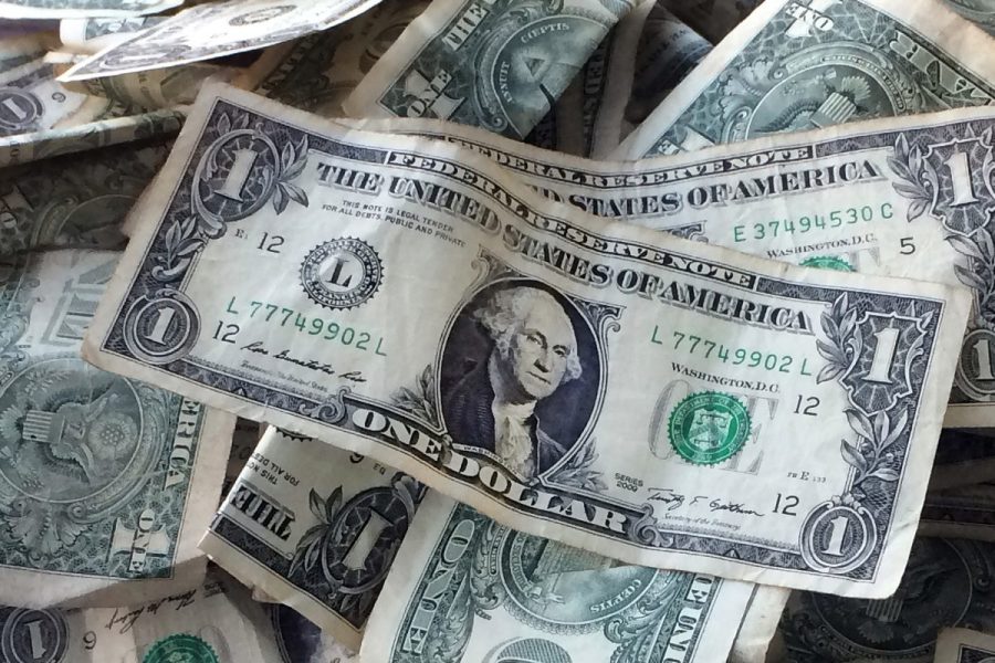 a-new-bill-calls-for-$25-minimum-wage.-here’s-where-that-isn’t-‘sufficient’