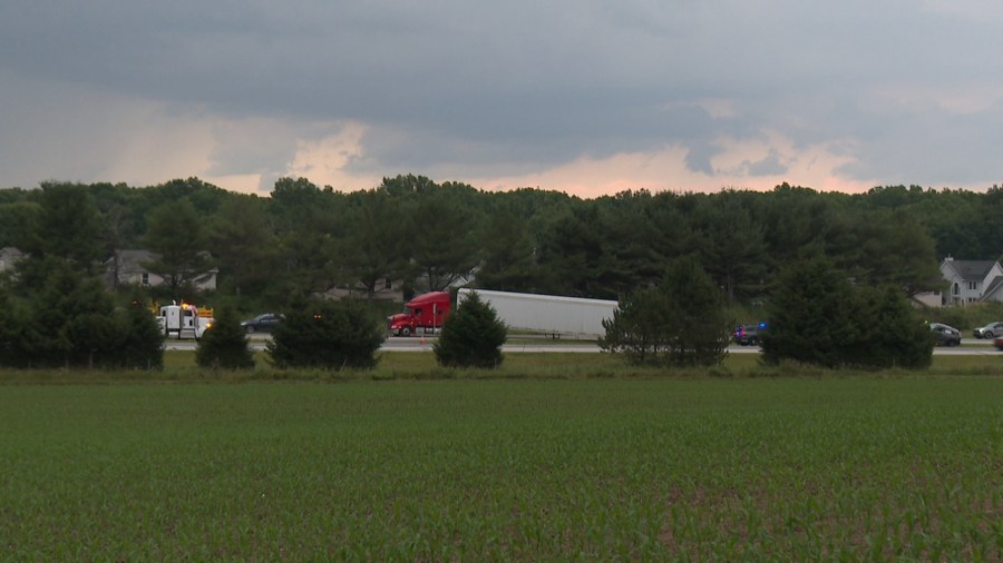 semi-truck,-suv-involved-in-turnpike-crash