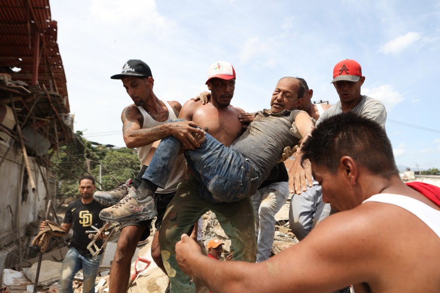 neighbors-dig-through-venezuela-rubble-to-search-for-loved-ones-after-2-deadly-earthquakes