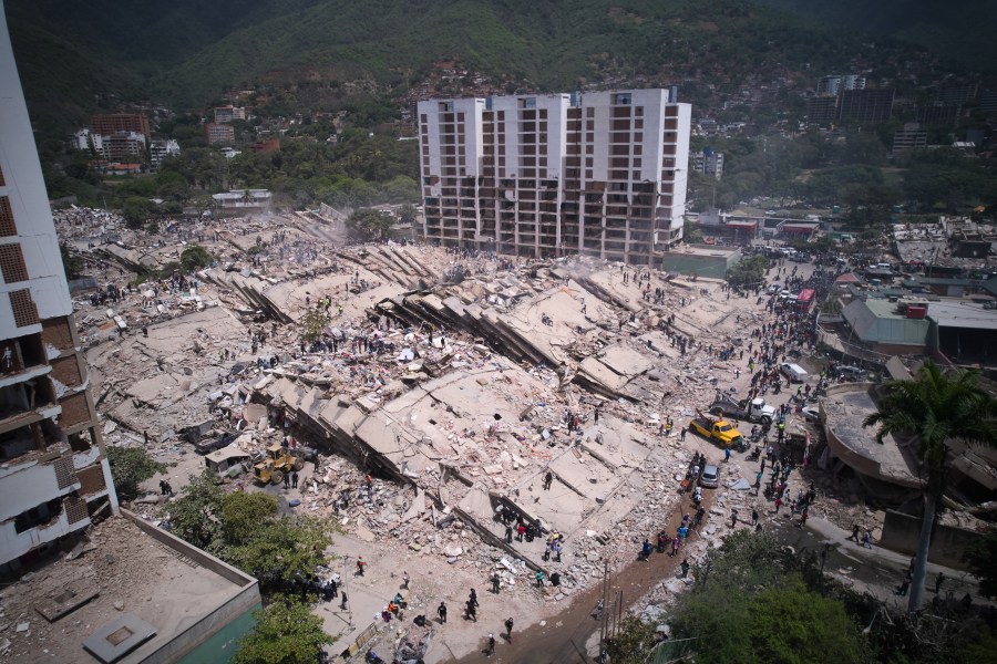 venezuelans-take-search-for-the-missing-into-their-own-hands-as-earthquake-death-toll-climbs