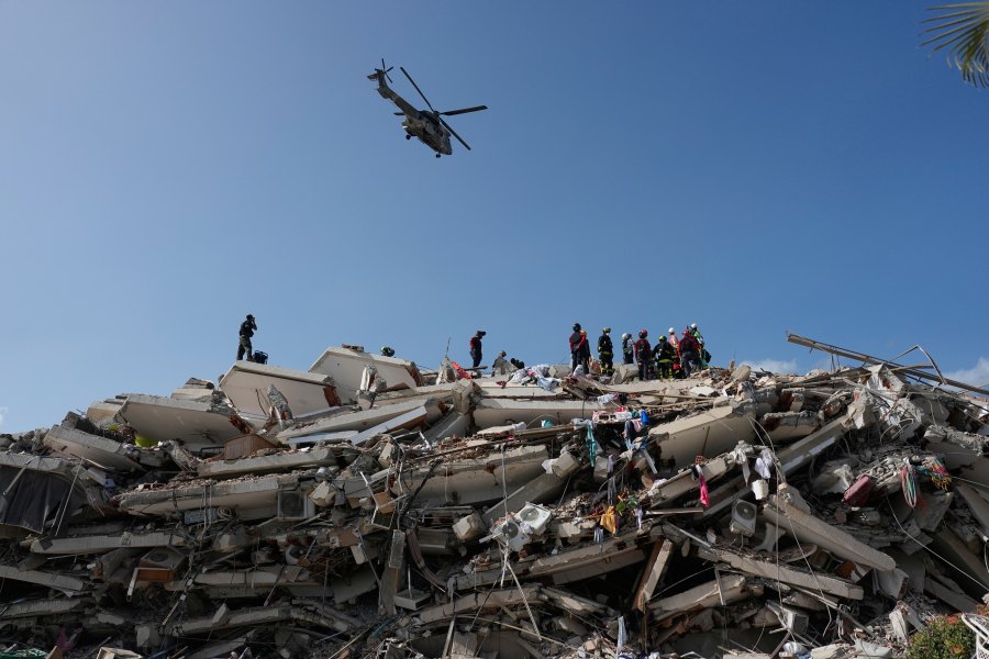 frustration-grows-in-venezuela-as-earthquake-death-toll-reaches-1,430