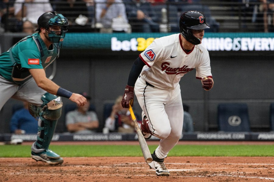 ingle’s-first-hit-drives-in-2,-guardians-edge-mariners-4-3