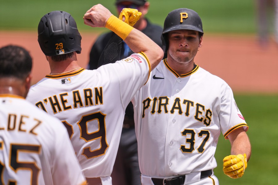 pirates-avoid-sweep-with-9-4-win-over-reds