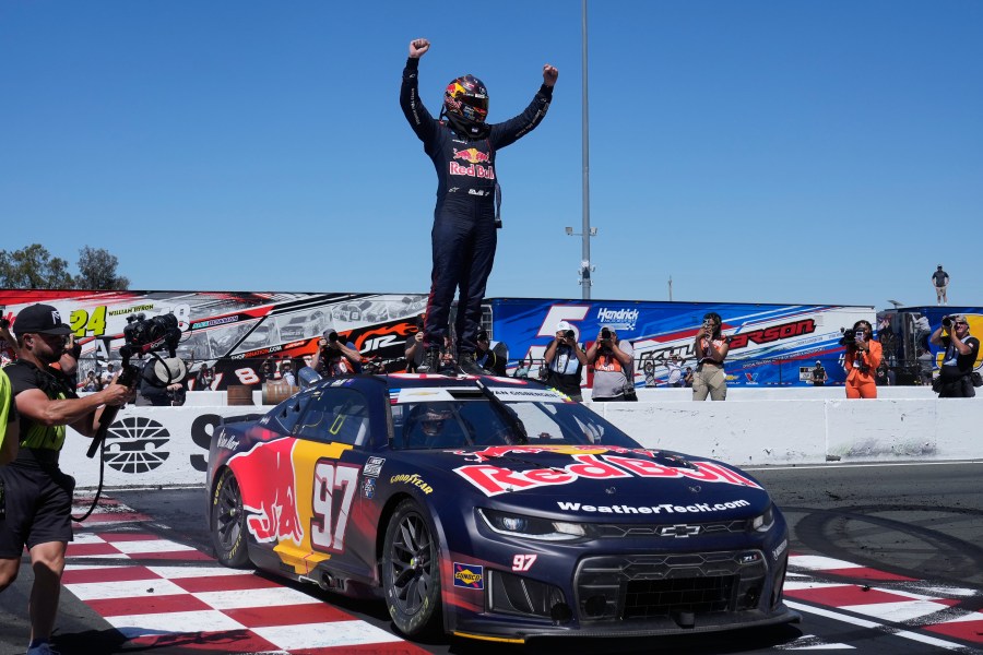gisbergen-continues-road-course-dominance-in-sonoma