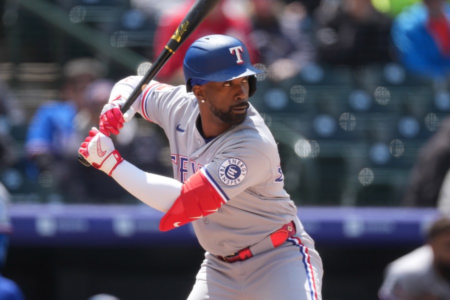 former-pirates-fan-favorite-signs-with-new-team