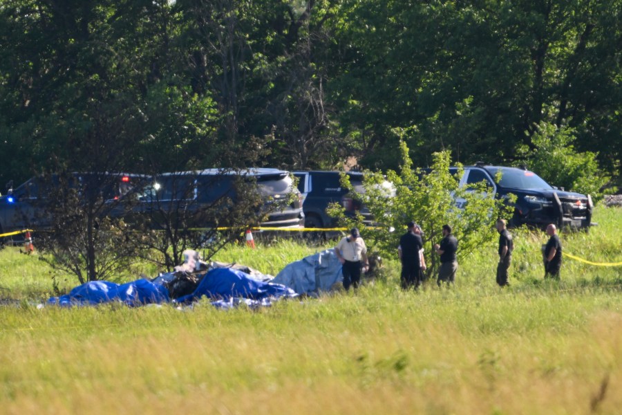 preliminary-report-didn’t-flag-an-engine-failure-before-a-skydiving-plane-crash-that-killed-12