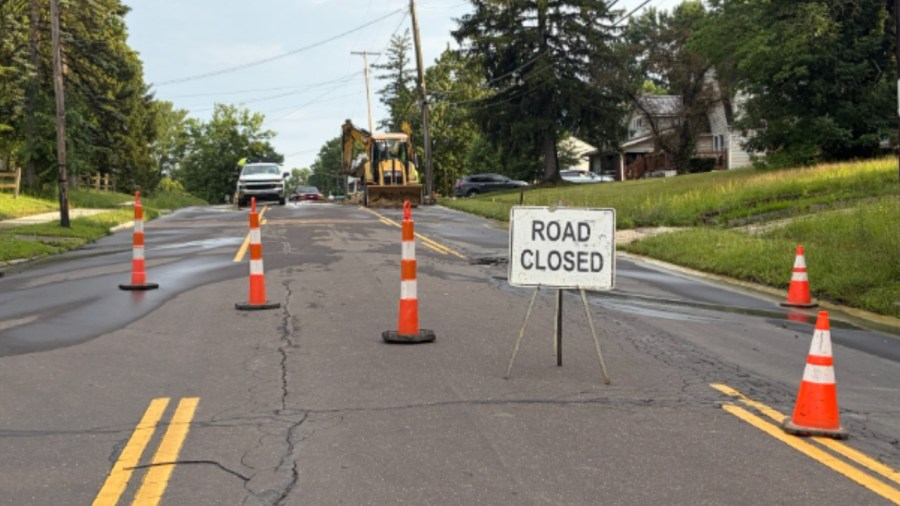 water-main-break-closes-part-of-glenwood-avenue