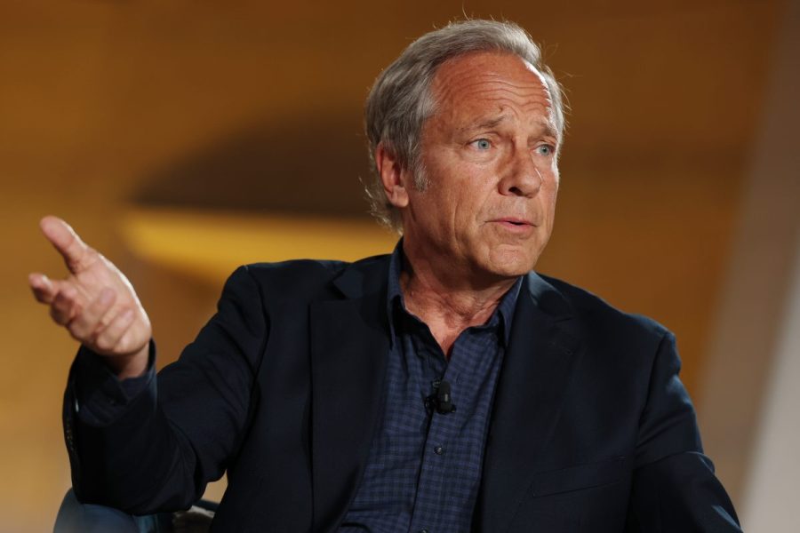 ‘dirty-jobs’-host-sues-discovery-for-$2-million,-alleging-unpaid-narrating-fees