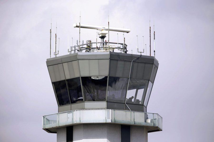 plane-hit-by-firework-while-landing-at-chicago-airport-on-fourth-of-july