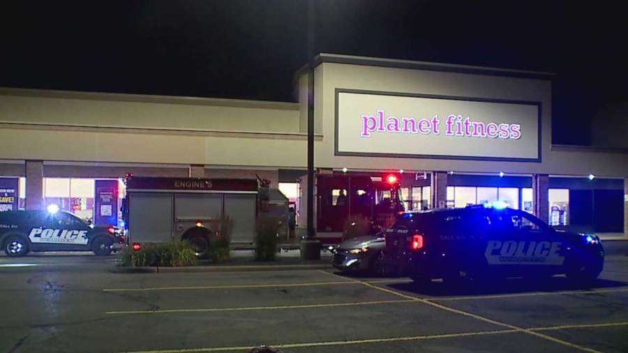 two-people-hurt-after-crash-at-local-planet-fitness