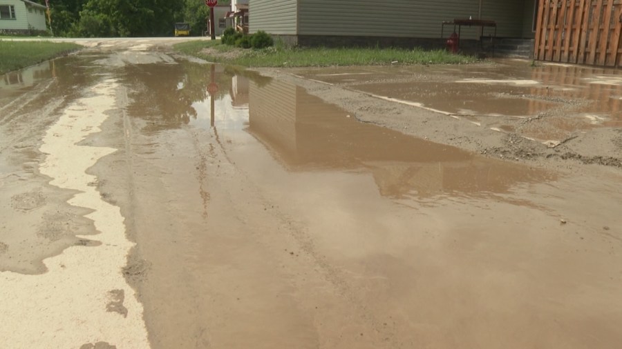 business-owner-says-landfill-dust-has-left-property-covered-in-mud