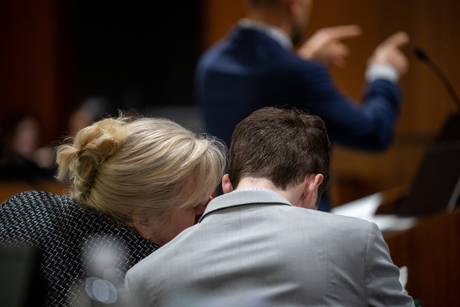 investigator-says-video-shows-defendant-going-onto-roof-to-kill-charlie-kirk