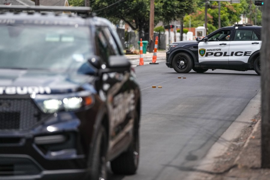 federal-immigration-agent-fatally-shoots-man-in-houston-during-an-enforcement-operation