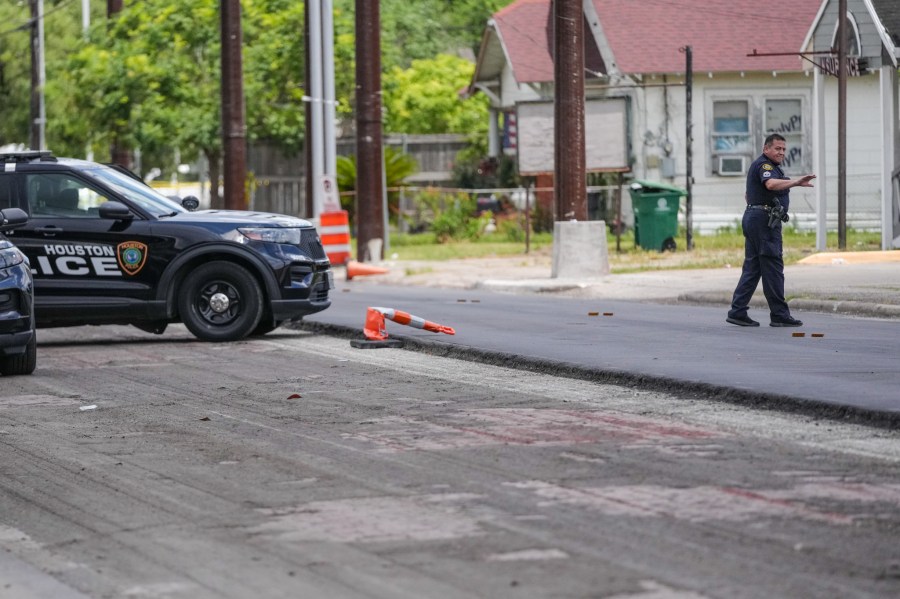 family-demands-an-independent-probe-after-ice-officer-fatally-shoots-a-man-in-houston